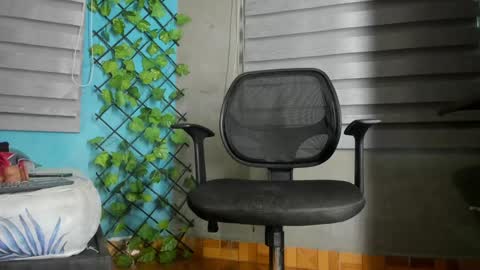 Snapshot of narciso_kh chatting on 01.15.25 deibyd online show from 01.15.25