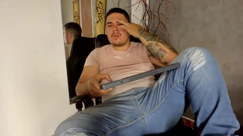 Snapshot of narciso_kh chatting on 02.01.25 deibyd online show from 02.01.25