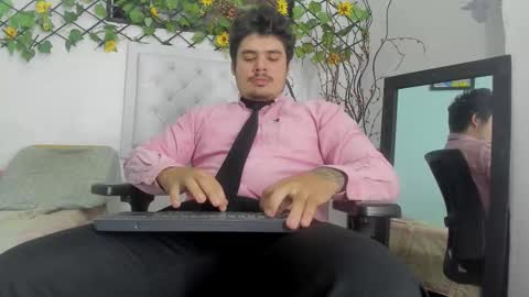 Snapshot of narciso_kh chatting on 10.04.25 deibyd online show from 10.04.25