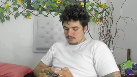 Snapshot of narciso_kh chatting on 10.07.25 deibyd online show from 10.07.25