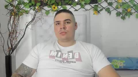 Snapshot of narciso_kh chatting on 10.27.25 deibyd online show from 10.27.25