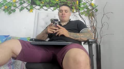 Snapshot of narciso_kh chatting on 10.29.25 deibyd online show from 10.29.25