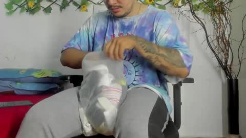 Snapshot of narciso_kh chatting on 11.10.25 deibyd online show from 11.10.25