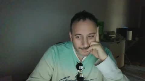 Snapshot of nassobout chatting on 12.19.24 nassobout online show from 12.19.24