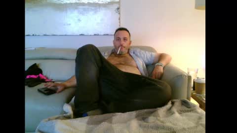 Snapshot of nassobout chatting on 09.17.25 nassobout online show from 09.17.25