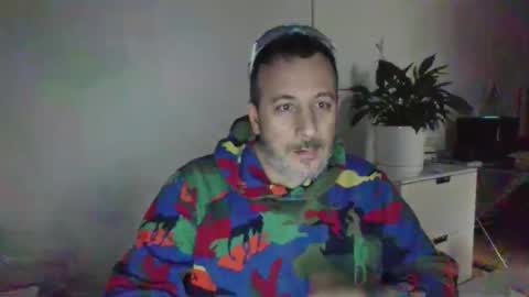 Snapshot of nassobout chatting on 10.25.25 nassobout online show from 10.25.25