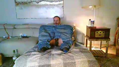 Snapshot of nassobout chatting on 02.14.26 nassobout online show from 02.14.26