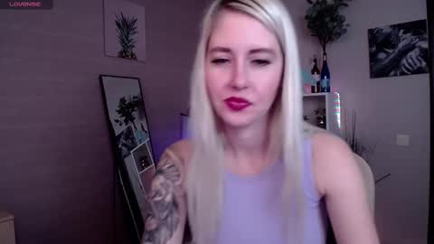 Snapshot of nastasya_cute chatting on 03.11.25 Nastya online show from 03.11.25
