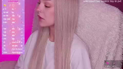 Snapshot of nastycass chatting on 10.09.25 nastycass online show from 10.09.25