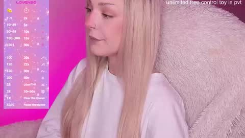 Snapshot of nastycass chatting on 11.08.25 nastycass online show from 11.08.25