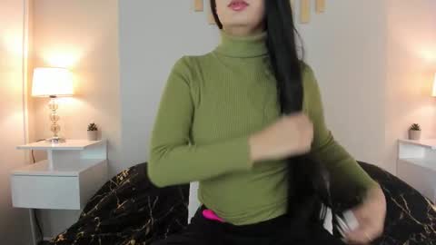 Natacha Diaz online show from 11.20.25