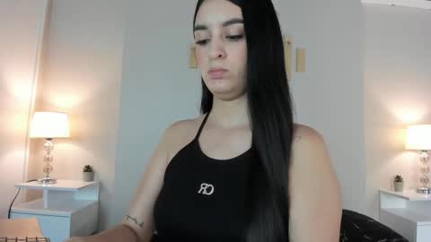 Natacha Diaz online show from 11.24.25