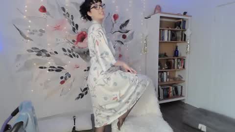 Snapshot of natahsaluxxx chatting on 12.18.24 Natasha Luxxx online show from 12.18.24