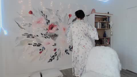 Snapshot of natahsaluxxx chatting on 01.03.25 Natasha Luxxx online show from 01.03.25