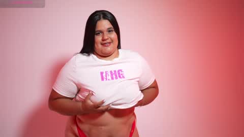 Snapshot of natalia_curvy1 chatting on 05.15.26 Nathalia online show from 05.15.26