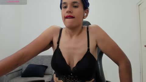 Snapshot of natalia_curvy1 chatting on 05.19.26 Nathalia online show from 05.19.26