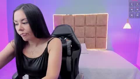 natalia_saenzz_ online show from 06.24.26