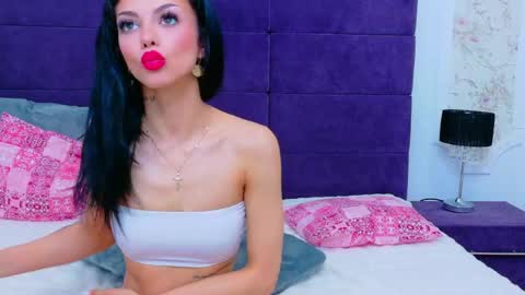 nataliacroft online show from 04.15.26