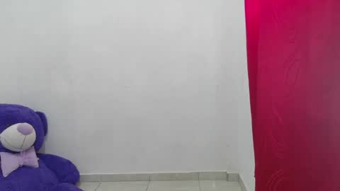 nataliavela online show from 04.19.26