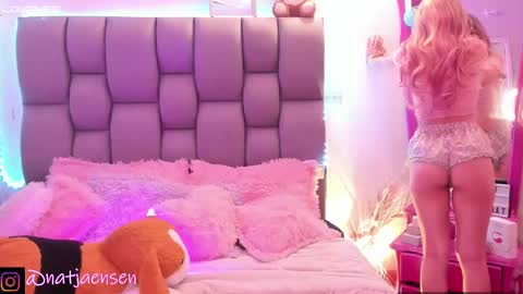 Snapshot of natalie_jaensen chatting on 12.04.24 online show from 12.04.24