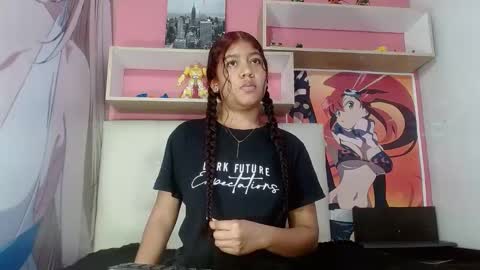 Snapshot of natalieevansx chatting on 12.17.24 natalieevansx online show from 12.17.24