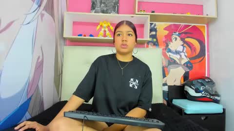 Snapshot of natalieevansx chatting on 01.06.25 natalieevansx online show from 01.06.25