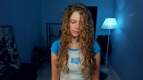 Snapshot of nataly_hello chatting on 10.28.25 Natalie online show from 10.28.25