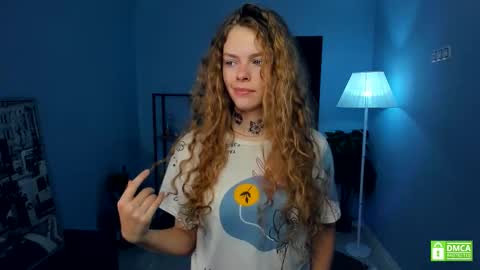 Snapshot of nataly_hello chatting on 11.04.25 Natalie online show from 11.04.25