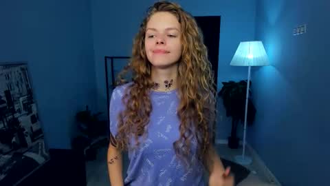 Snapshot of nataly_hello chatting on 11.09.25 Natalie online show from 11.09.25