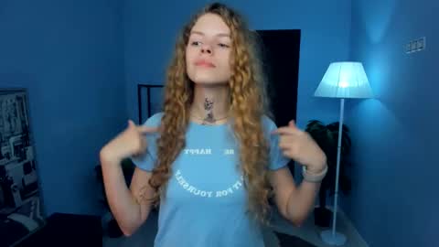 Snapshot of nataly_hello chatting on 11.30.25 Natalie online show from 11.30.25