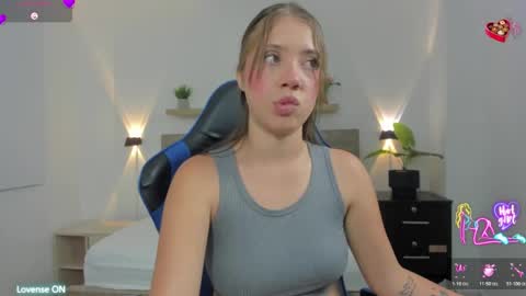 Snapshot of nataly_rodri chatting on 02.22.26 Nataly online show from 02.22.26