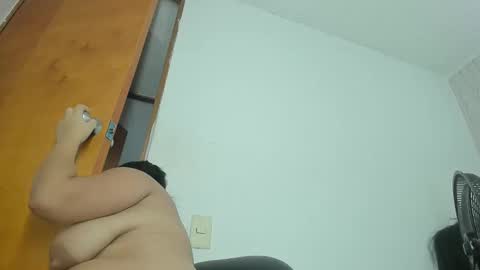 Snapshot of natalycarter_ chatting on 10.28.25 natalycarter_ online show from 10.28.25