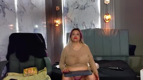 Snapshot of natasha_699 chatting on 11.29.25 Natasha online show from 11.29.25