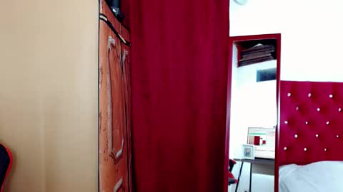 Snapshot of natasha__magics chatting on 10.30.25 natasha__magics online show from 10.30.25