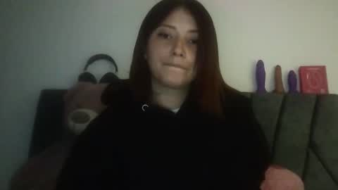 Snapshot of natasha_kein chatting on 05.25.26 natalia online show from 05.25.26