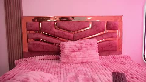 Natasha Vesper  online show from 10.25.25