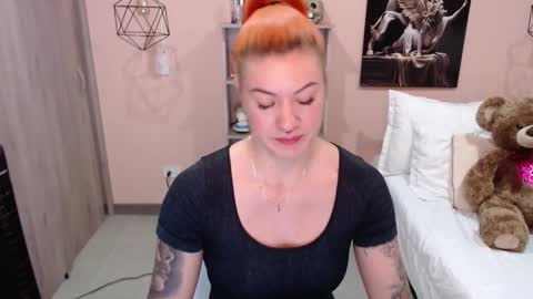 Snapshot of natasha_woo chatting on 02.14.25 Nat online show from 02.14.25