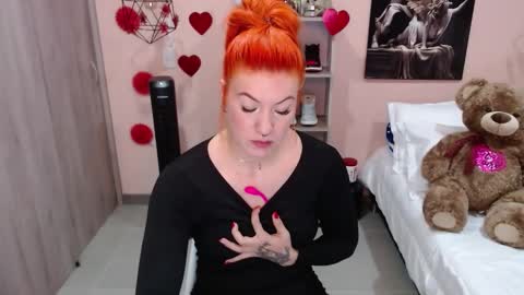 Snapshot of natasha_woo chatting on 02.19.25 Nat online show from 02.19.25