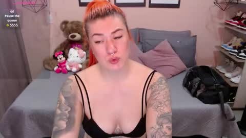 Snapshot of natasha_woo chatting on 09.24.25 Nat online show from 09.24.25