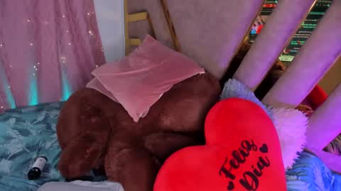 Snapshot of natashamendoza23 chatting on 02.16.25 Natasha online show from 02.16.25