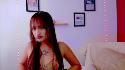 Snapshot of nathalia_ramirez_ chatting on 06.16.26 Nathalia Ramirez online show from 06.16.26