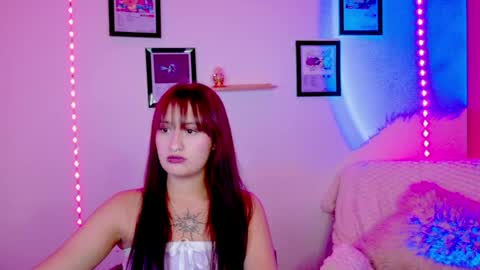 Snapshot of nathalia_ramirez_ chatting on 06.18.26 Nathalia Ramirez online show from 06.18.26