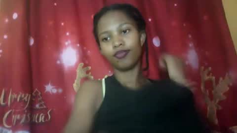 Snapshot of nathalie004 chatting on 09.18.25 nathalie004 online show from 09.18.25