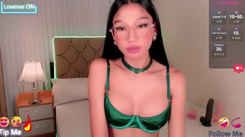   please follow me guyss online show from 02.22.25