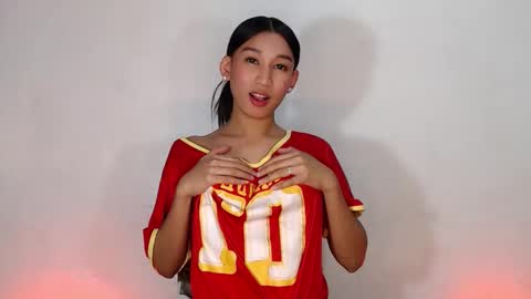 Snapshot of nathalie_hadid chatting on 02.07.26 please follow me guyss online show from 02.07.26