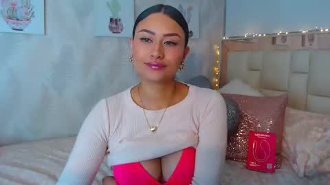 Snapshot of nathalierose_1 chatting on 05.16.26 Nathalie Rose online show from 05.16.26