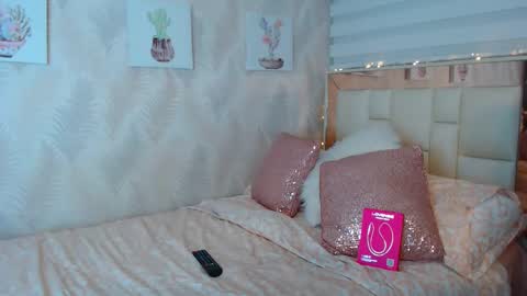 Snapshot of nathalierose_1 chatting on 05.23.26 Nathalie Rose online show from 05.23.26