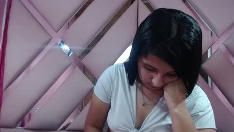 nathaly low online show from 01.30.25