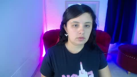 Snapshot of nathaly_low chatting on 06.17.26 nathaly low online show from 06.17.26