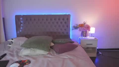 NathalyStars online show from 04.25.26